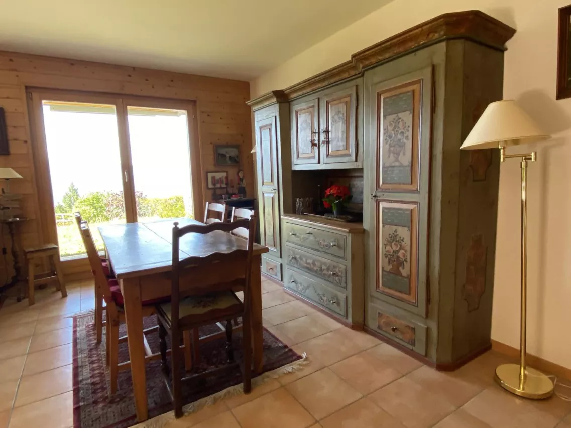 Superbe duplex avec jardin, panorama dégagé et garage, un atout indéniable