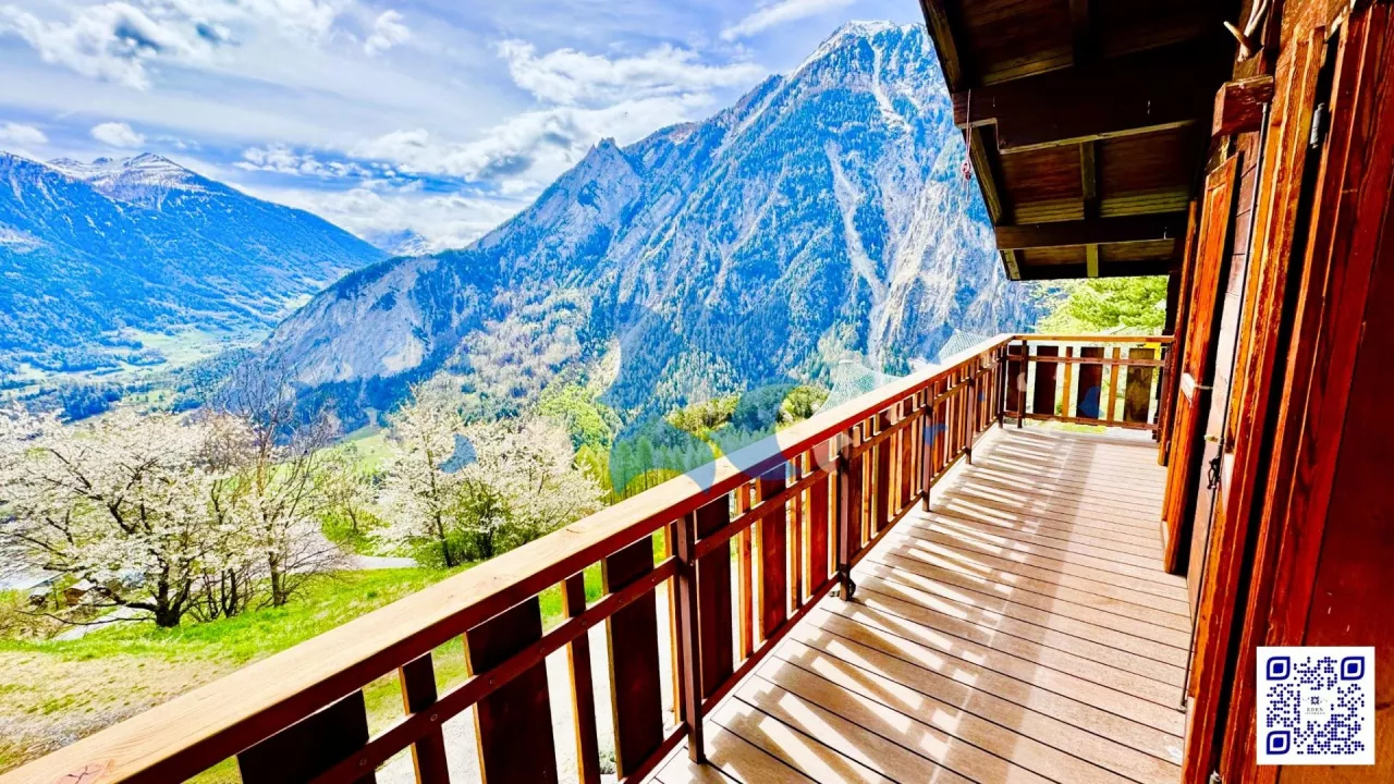Chalet à vendre à Vens (Valais) - 4.5 pièces avec vue panoramique, calme absolu et ensoleillement optimal