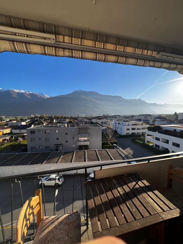 Appartement rénové et baigné de lumière à Vétroz