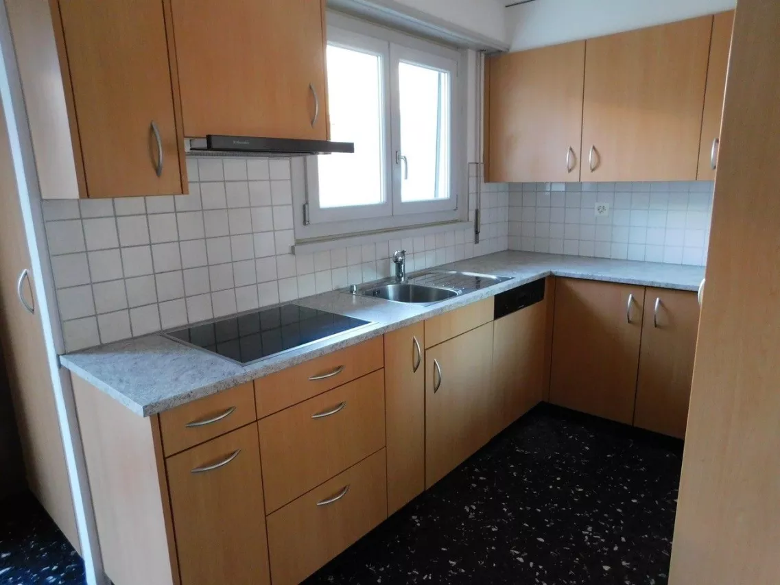 Spacieux appartement de 5,5 pièces à Martigny + 1 places de parc + Garage