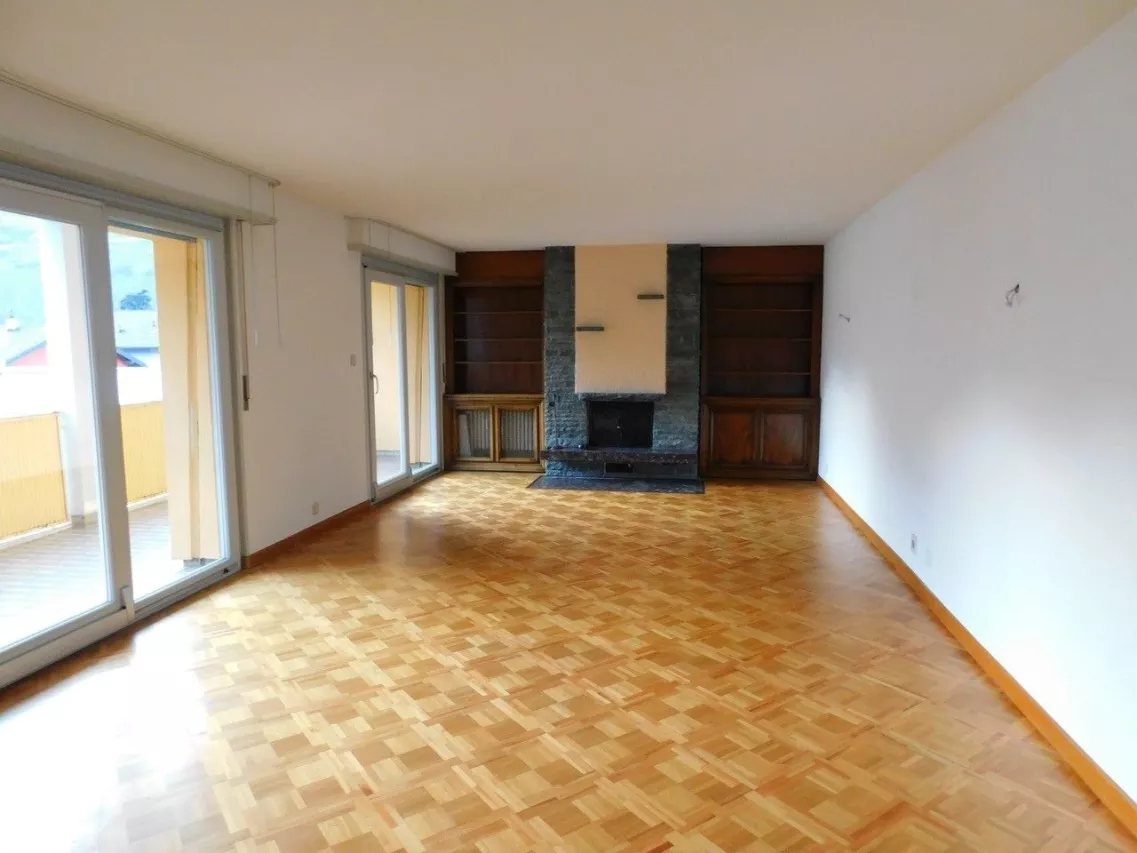 Spacieux appartement de 5,5 pièces à Martigny + 1 places de parc + Garage