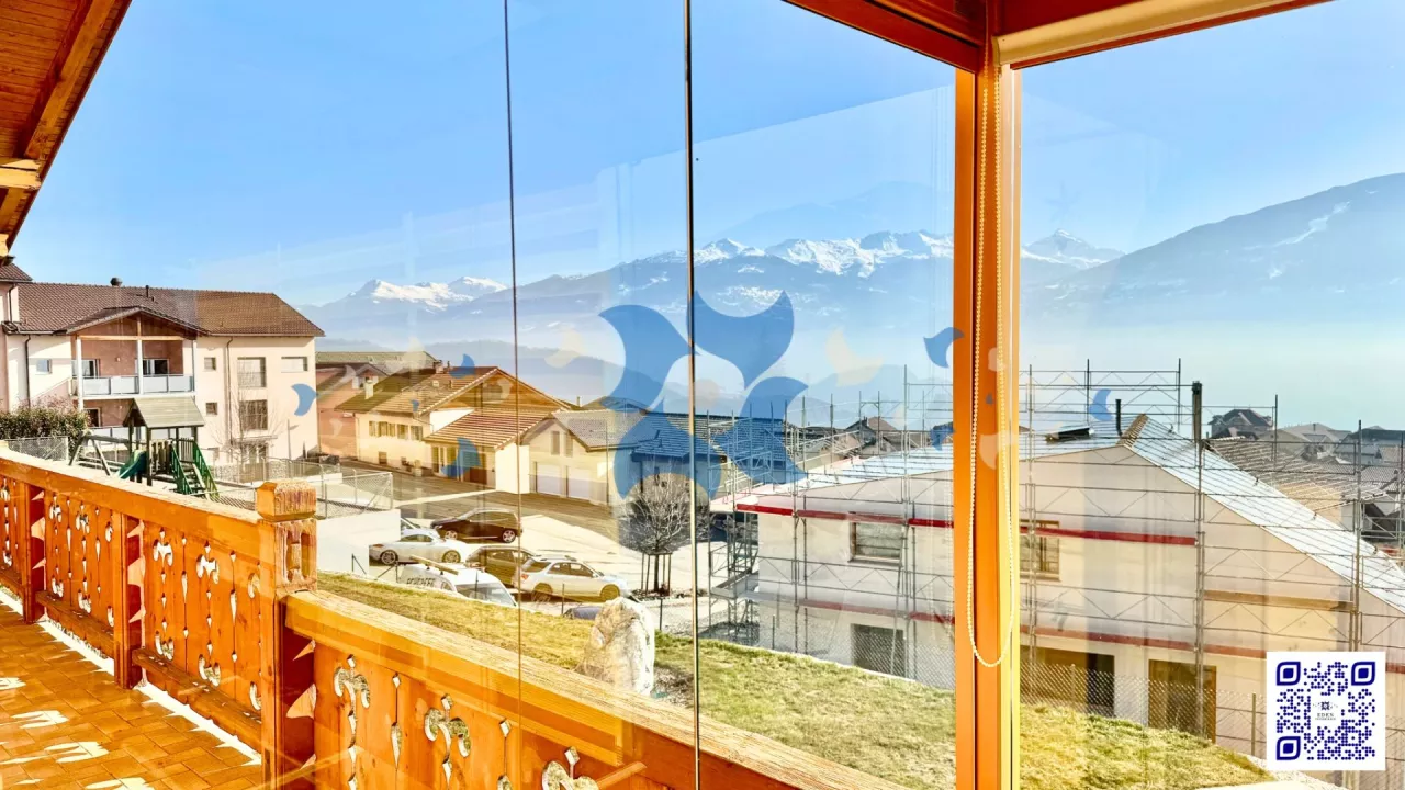 Superbe maison 6.5 pièces à Erde ? Un écrin de lumière sur le Coteau du Soleil