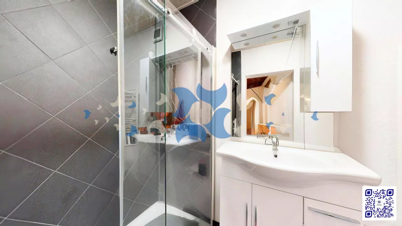 À vendre - Superbe appartement 2.5 pièces rénové avec cachet, au coeur de Saint-Maurice (VS)