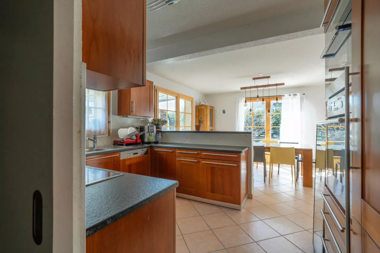 Villa familiale à vendre - 4 chambres, jardin, terrasses à Fully VS - Cadre calme et verdoyant