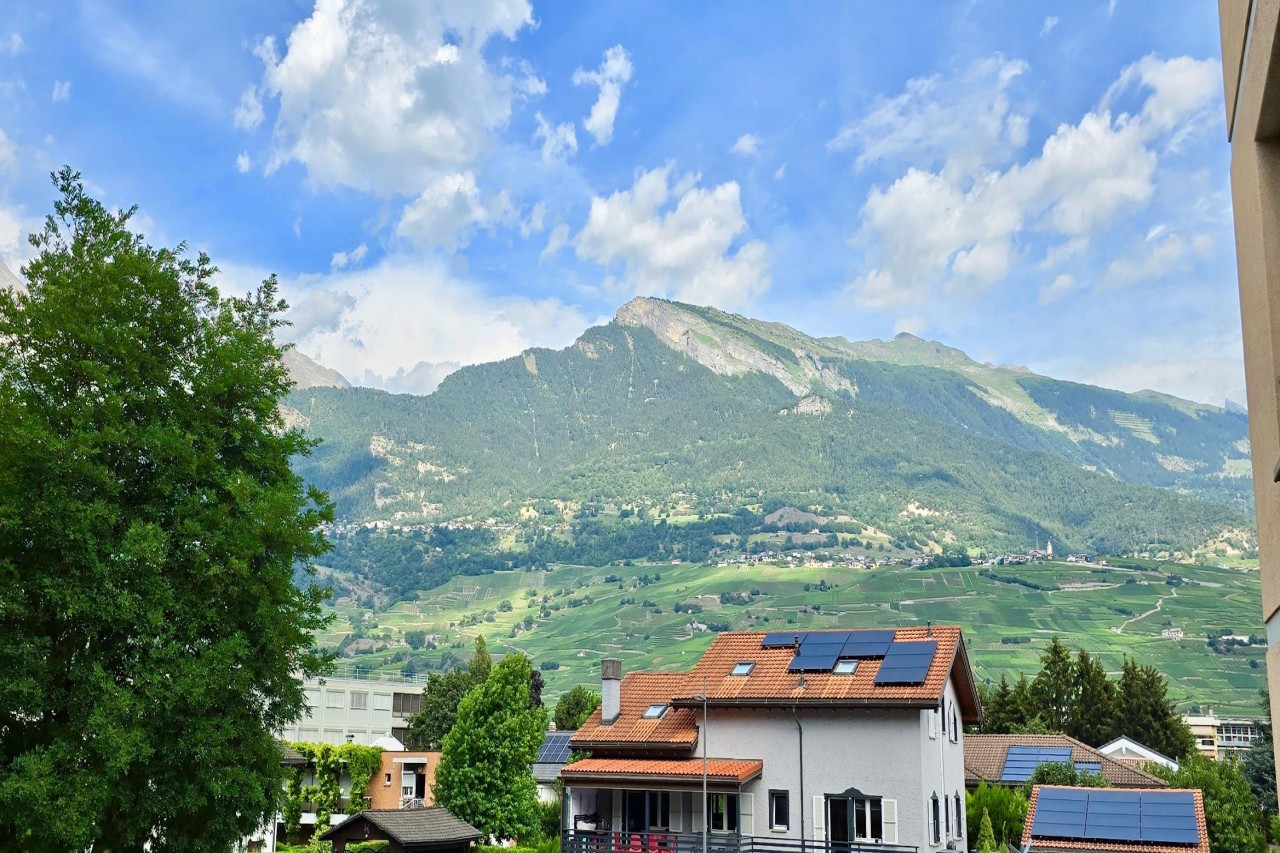 Châteauneuf-Conthey, appartement lumineux, entièrement rénové en 2024