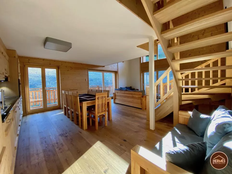 Superbe appartement en attique-duplex / ski-in & ski-out sur les pistes de Veysonnaz