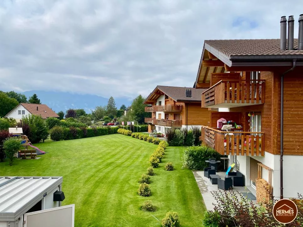 Bel appartement terrasse de 5.5 pièces à Mollens