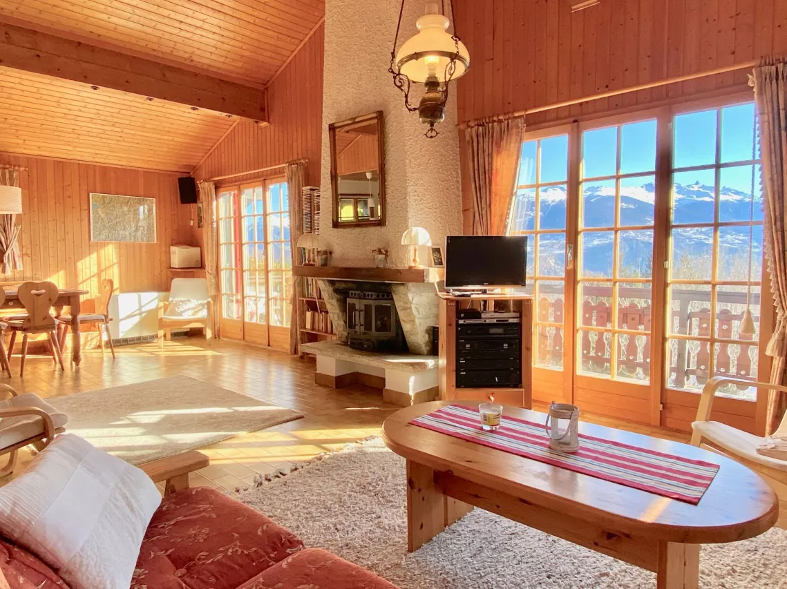 chalet de charme à Binii-Savièse avec vue panoramique sur le Val d?Hérens