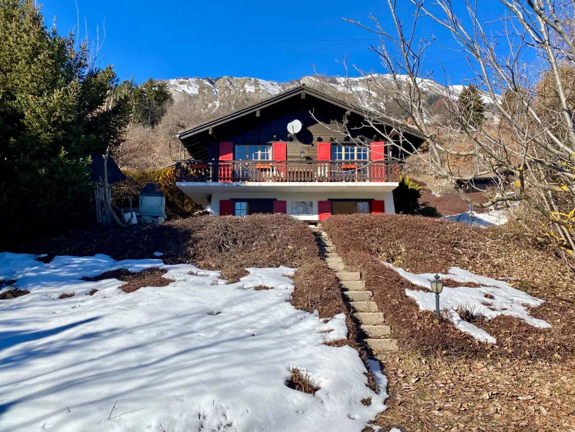 chalet de charme à Binii-Savièse avec vue panoramique sur le Val d?Hérens