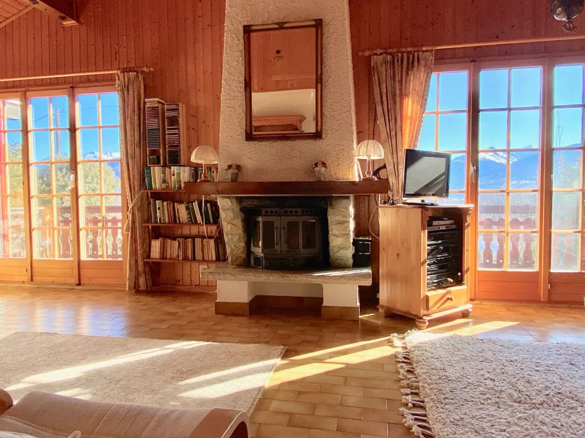 chalet de charme à Binii-Savièse avec vue panoramique sur le Val d?Hérens