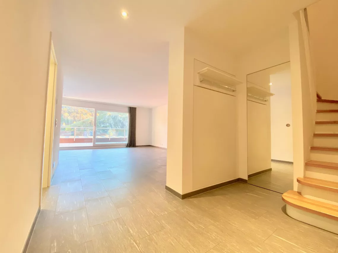 Bel appartement avec vue dégagée en attique-duplex à Sion-Platta