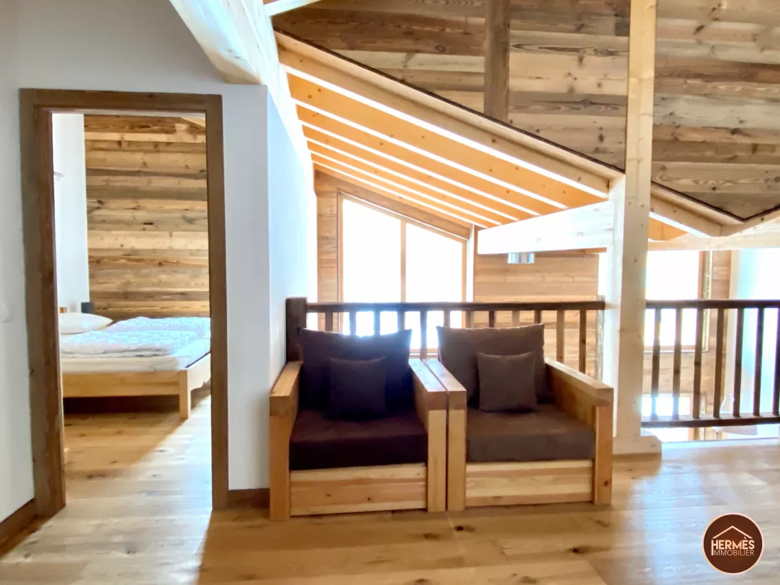 Superbe appartement en attique-duplex / ski-in & ski-out sur les pistes de Veysonnaz