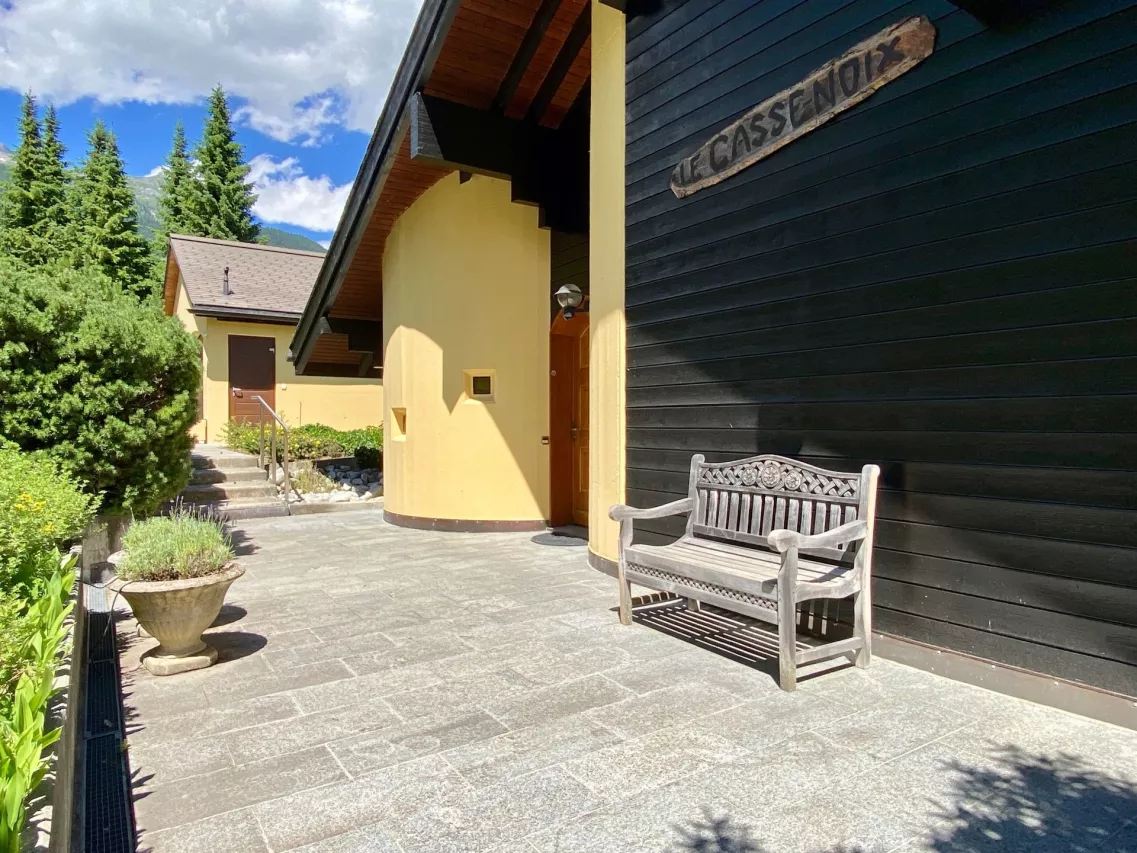 Belle propriété avec vue panoramique, composée de 2 bâtisses à Mollens, Crans-Montana