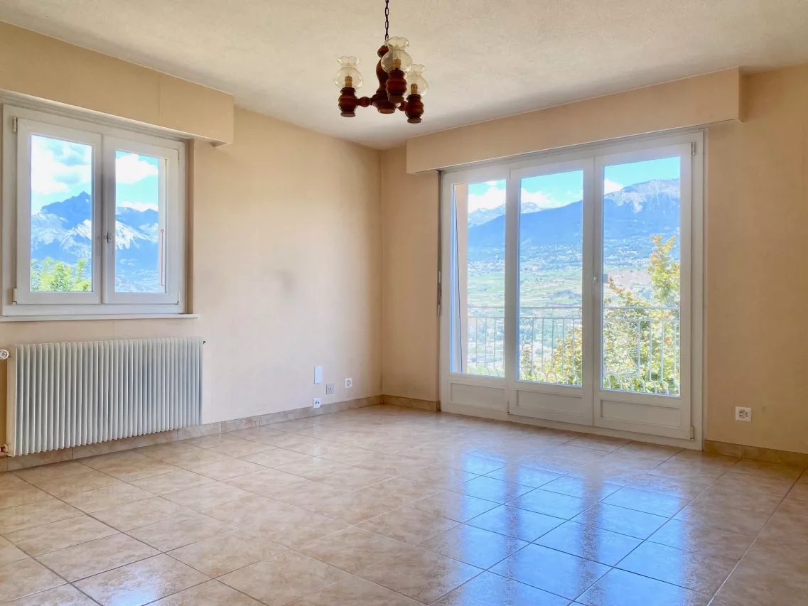 Maison individuelle sur les hauts de Bramois (Sion) Cadre bucolique, vue panoramique, accès privatif