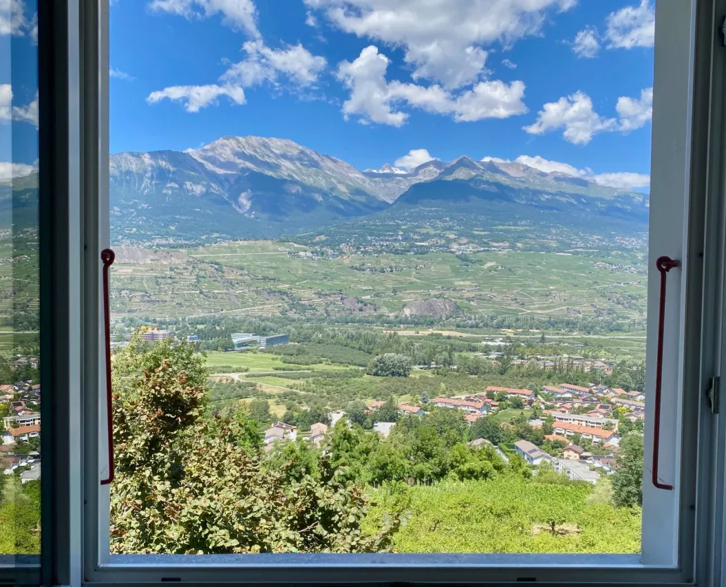Maison individuelle sur les hauts de Bramois (Sion) Cadre bucolique, vue panoramique, accès privatif
