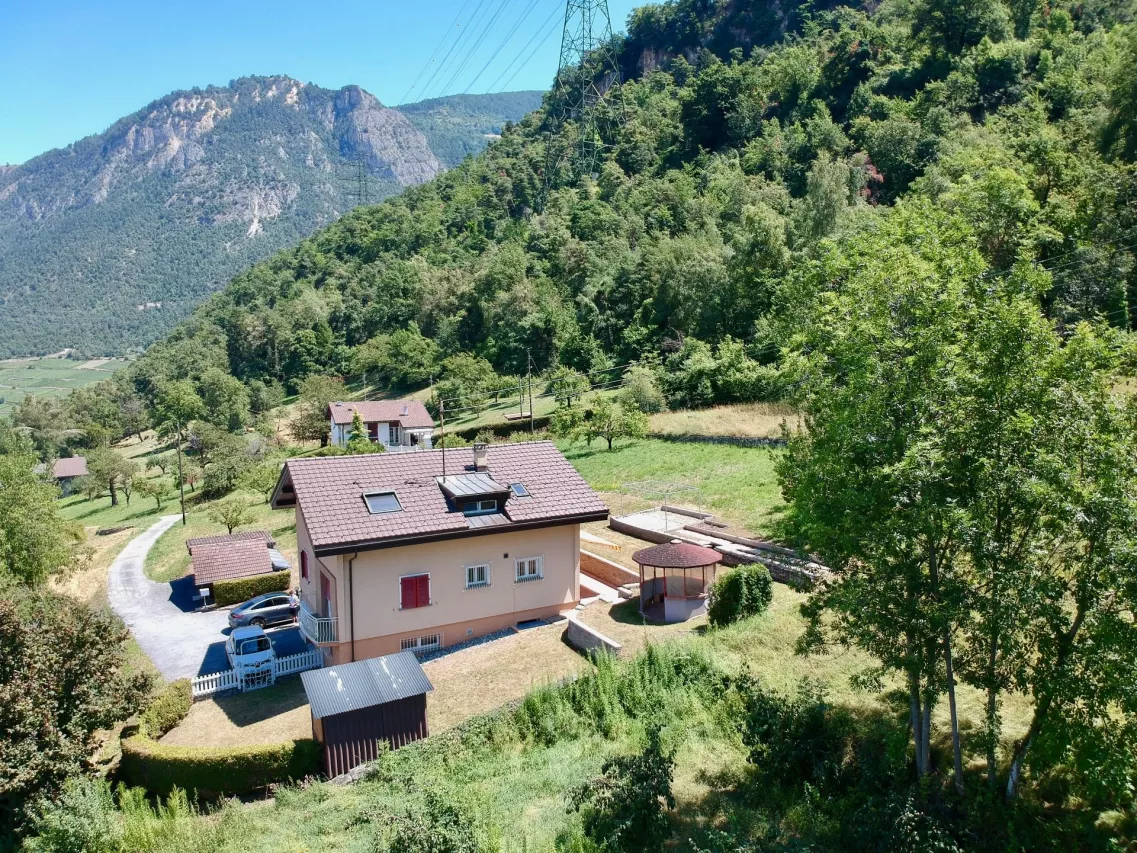 Maison individuelle sur les hauts de Bramois (Sion) Cadre bucolique, vue panoramique, accès privatif