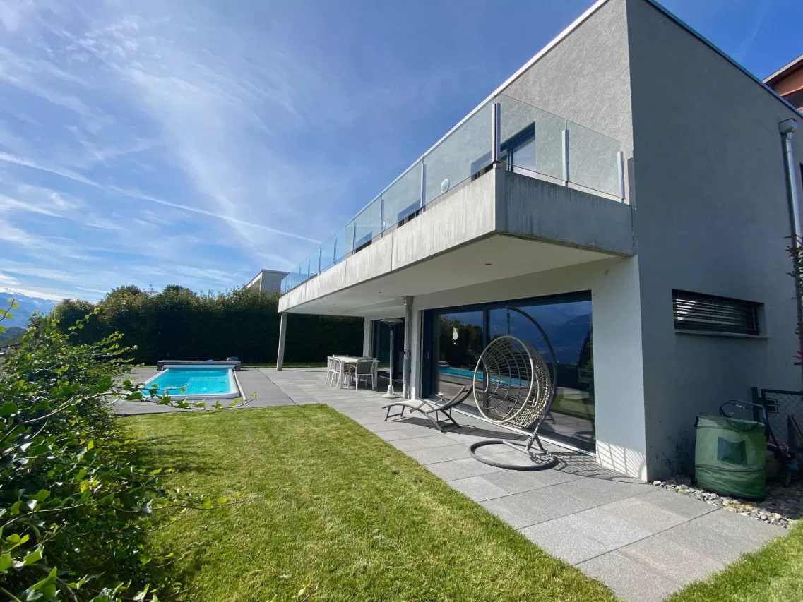 Villa contemporaine d'architectes avec vue exceptionnelle à Ormône (Savièse)