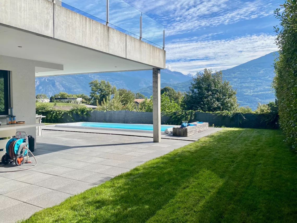 Villa contemporaine d'architectes avec vue exceptionnelle à Ormône (Savièse)
