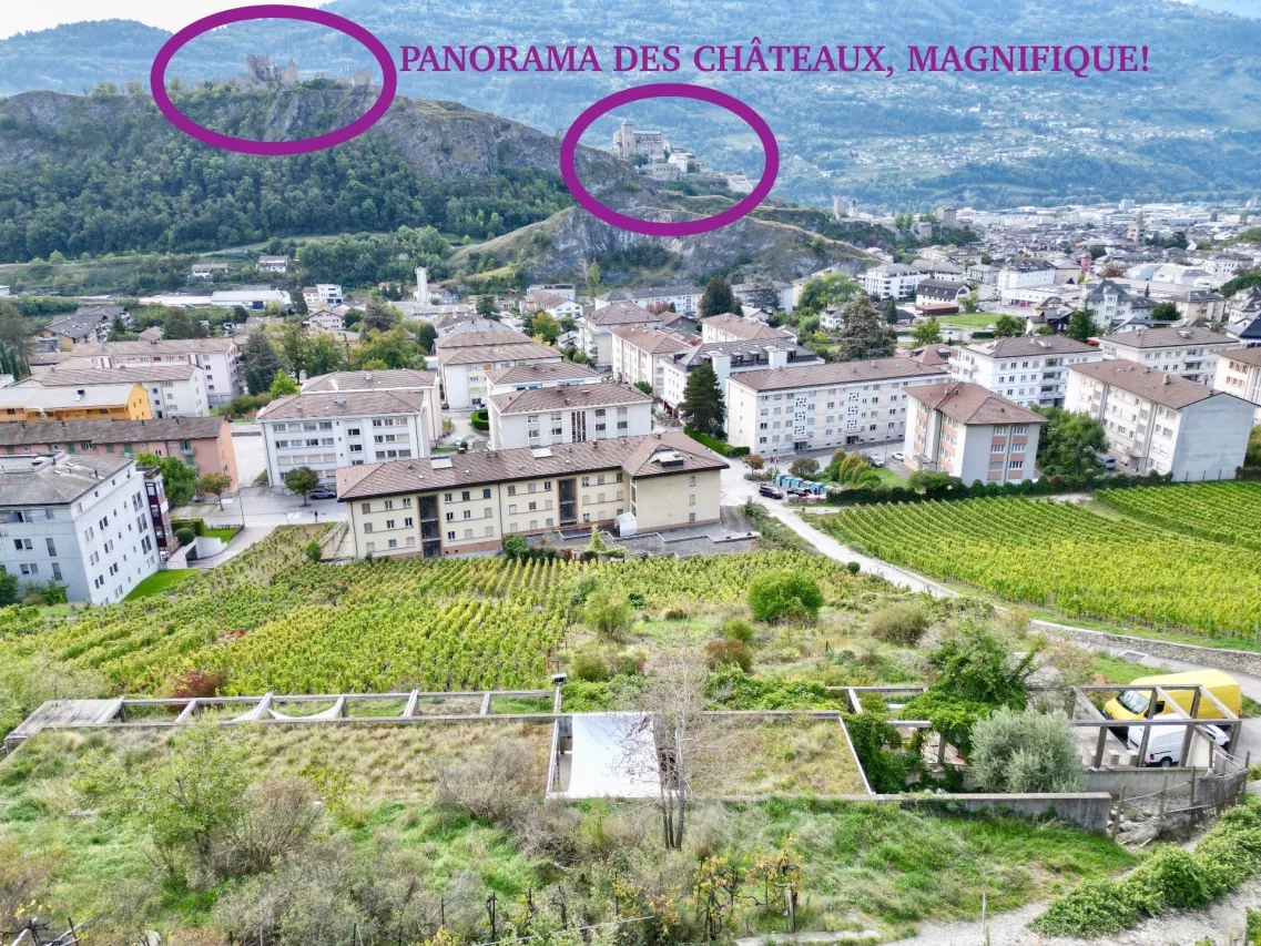 Villa d'architecture unique à Sion, bénéficiant d'une situation rare et exceptionnelle