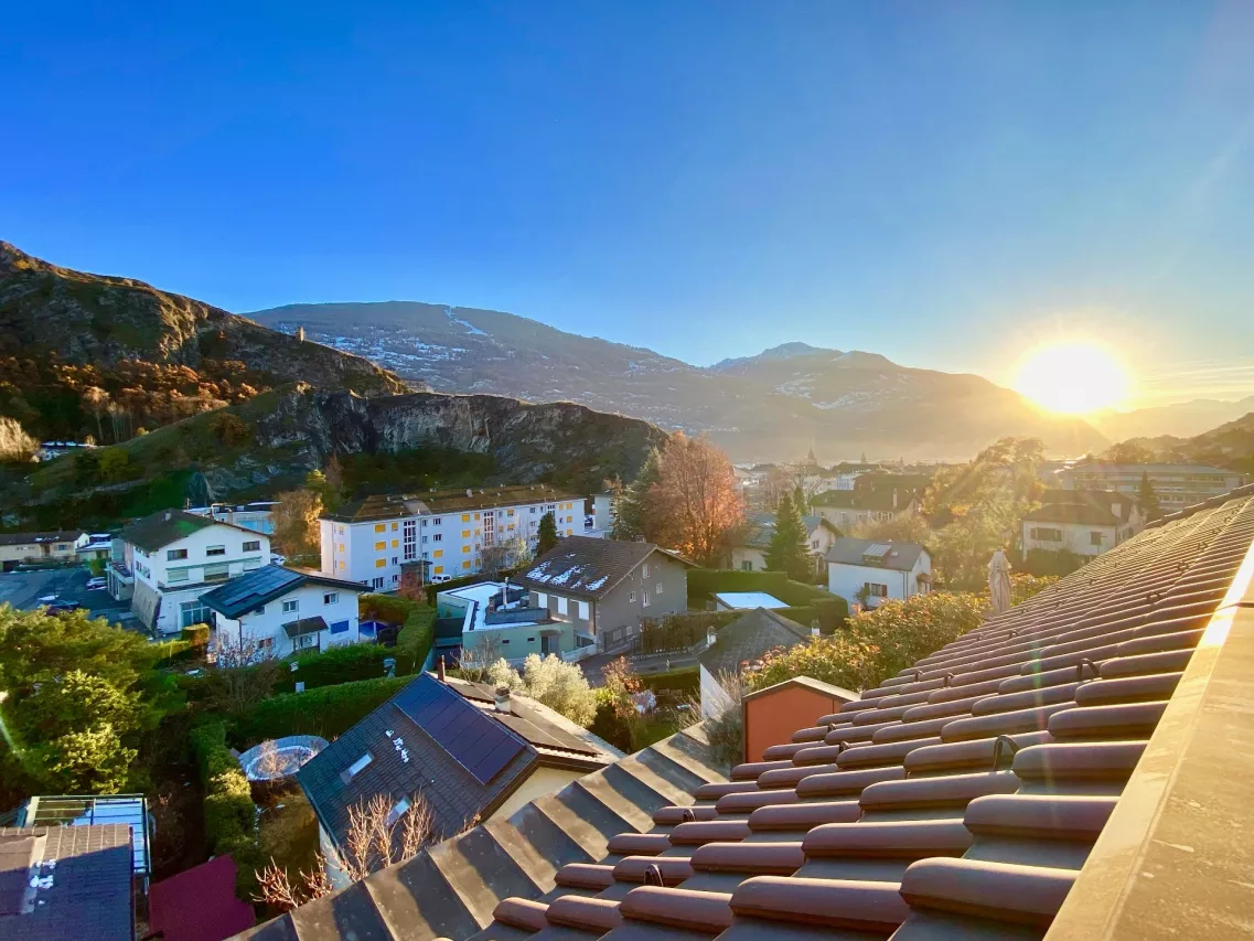 En attique-duplex à Sion-Platta, bel appartement avec vue dégagée sur les châteauxx