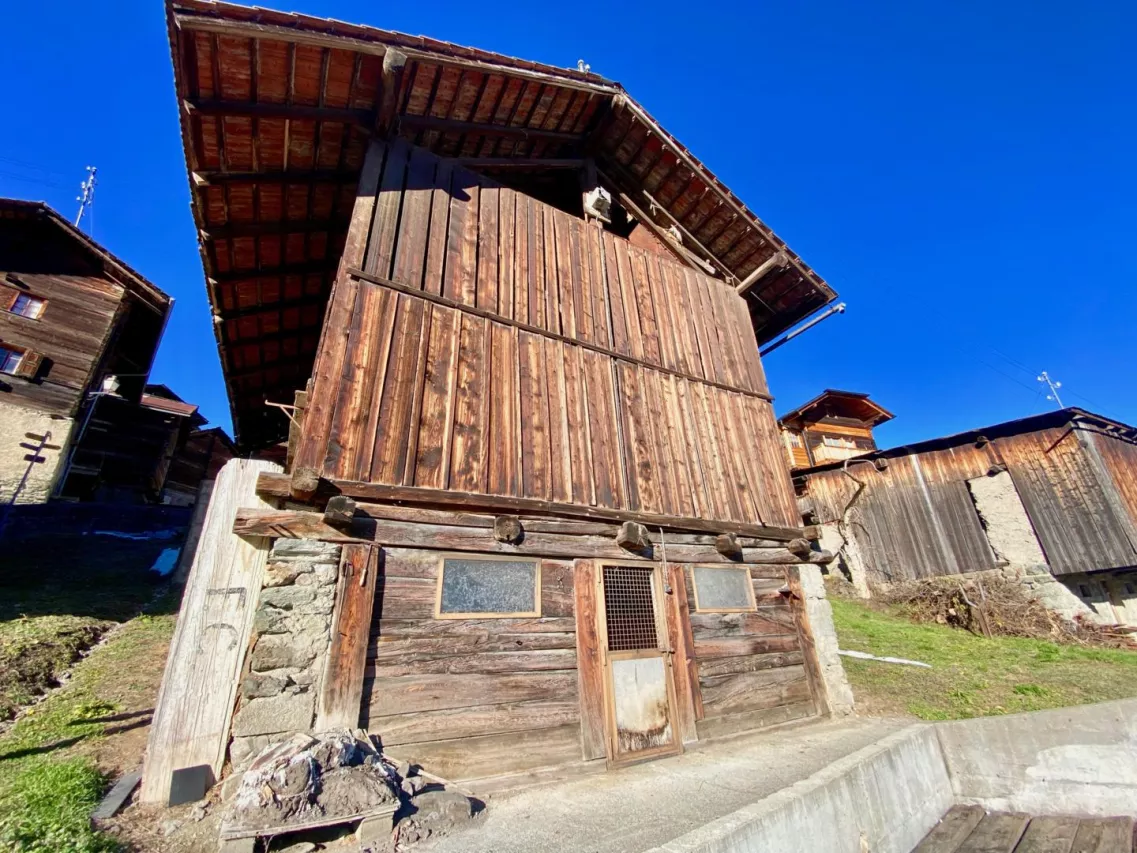 Grange de charme - Projet contemporain clé en main au coeur du vieux village de Vex