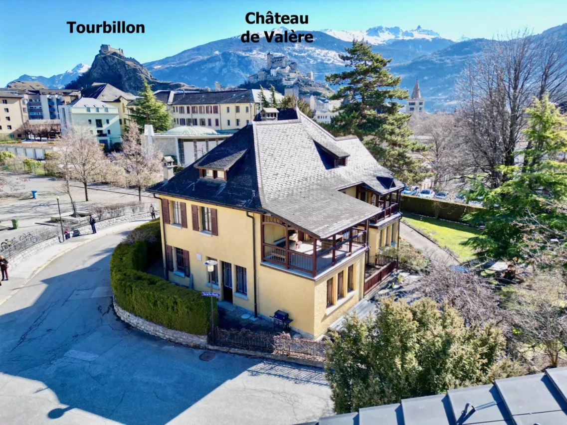 Superbe propriété de maître au centre de Sion