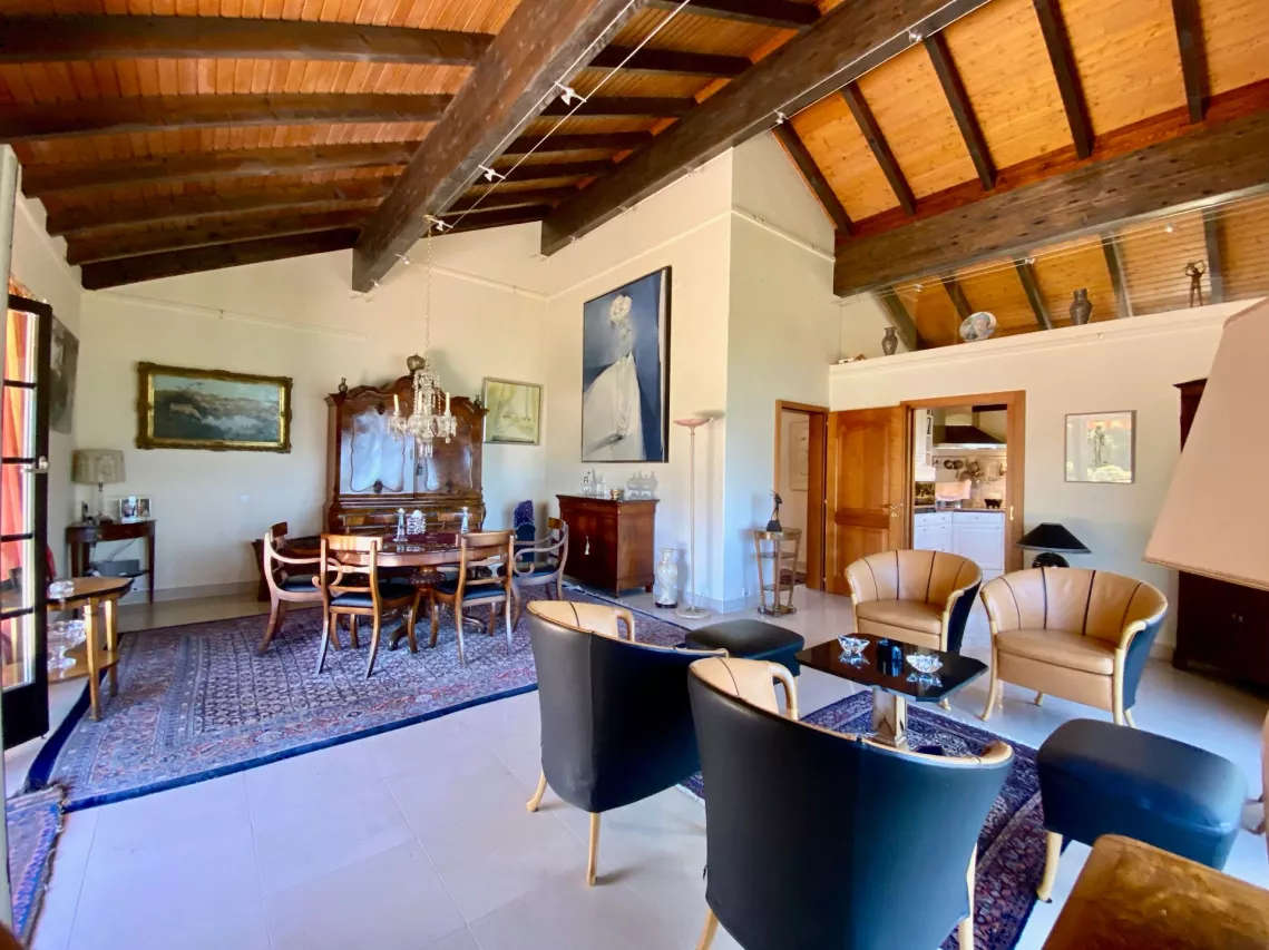 Belle propriété avec vue panoramique, composée de 2 bâtisses à Mollens, Crans-Montana