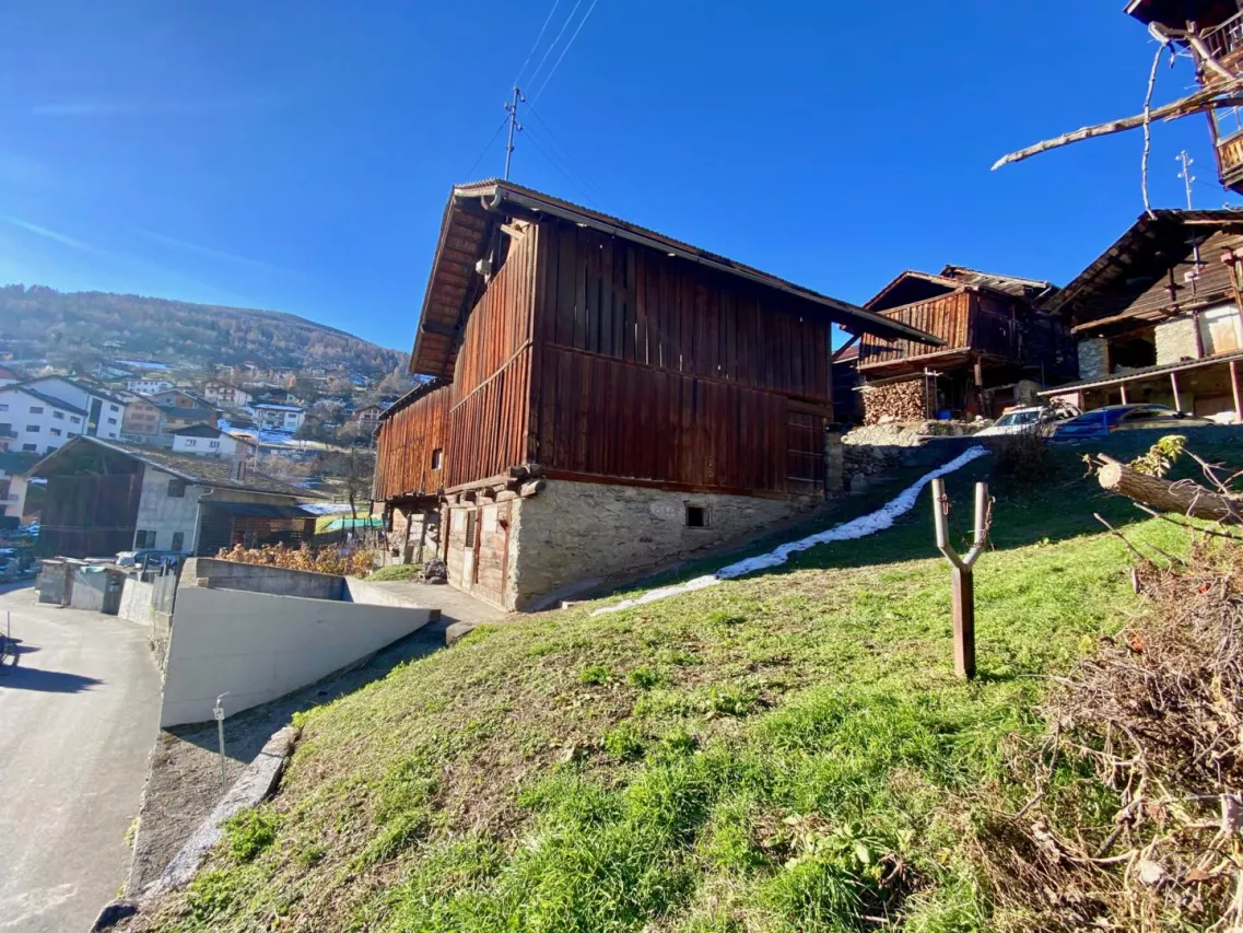 Grange de charme - Projet contemporain clé en main au coeur du vieux village de Vex