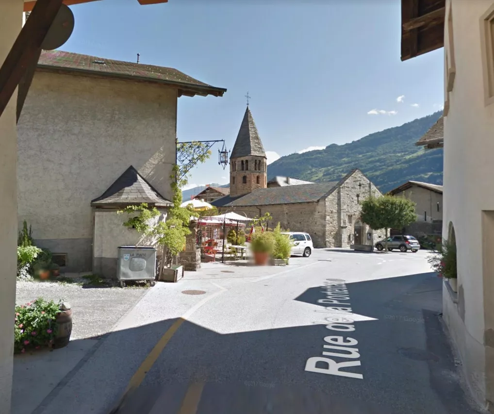 Exceptionnelle maison à l'état brut pour amateurs de grands espaces et espace garage pour 2-3 voitures