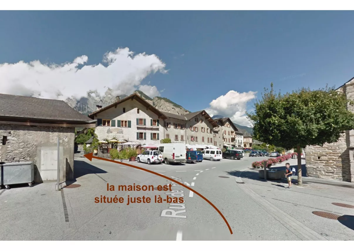 Exceptionnelle maison à l'état brut pour amateurs de grands espaces et espace garage pour 2-3 voitures