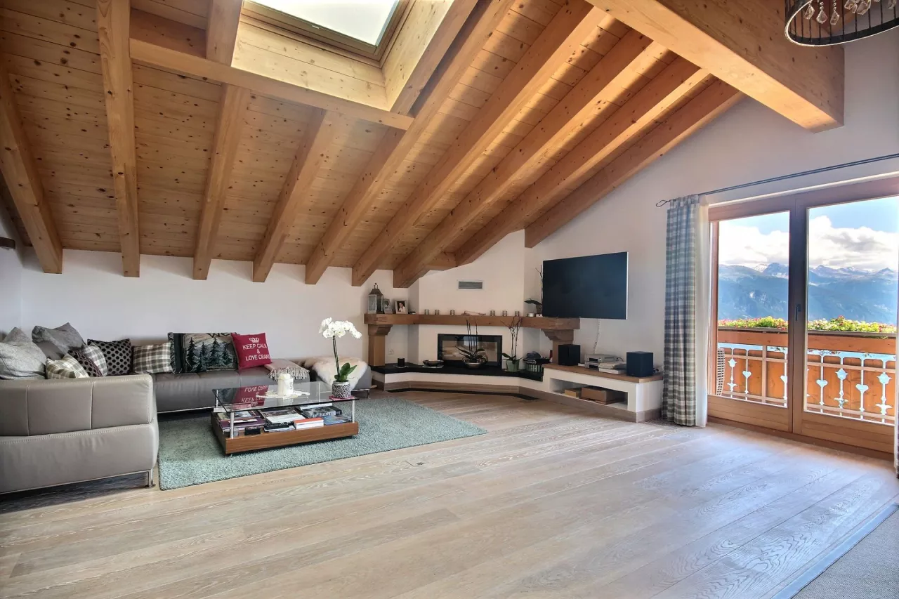 Exclusivité. Crans-Montana, attique duplex avec vue panoramique