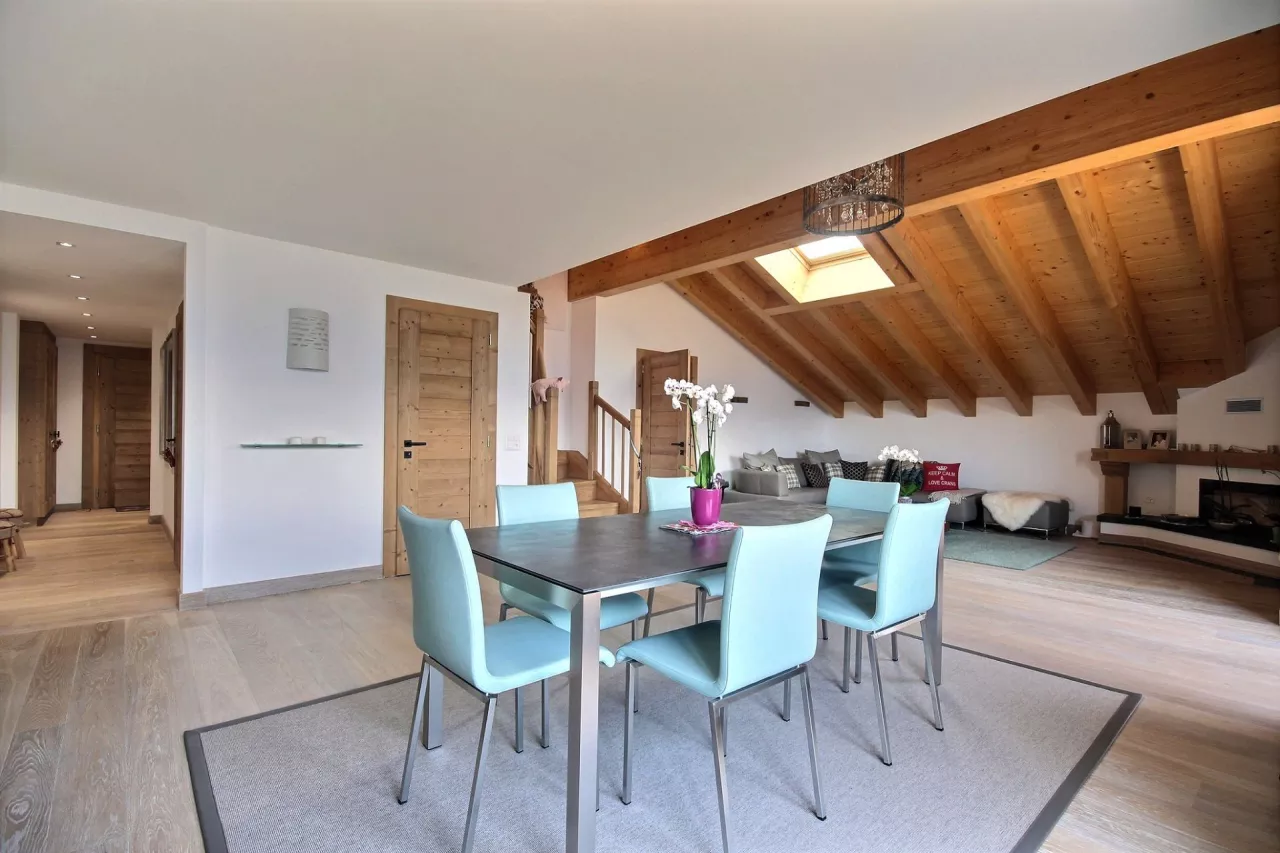 Exclusivité. Crans-Montana, attique duplex avec vue panoramique