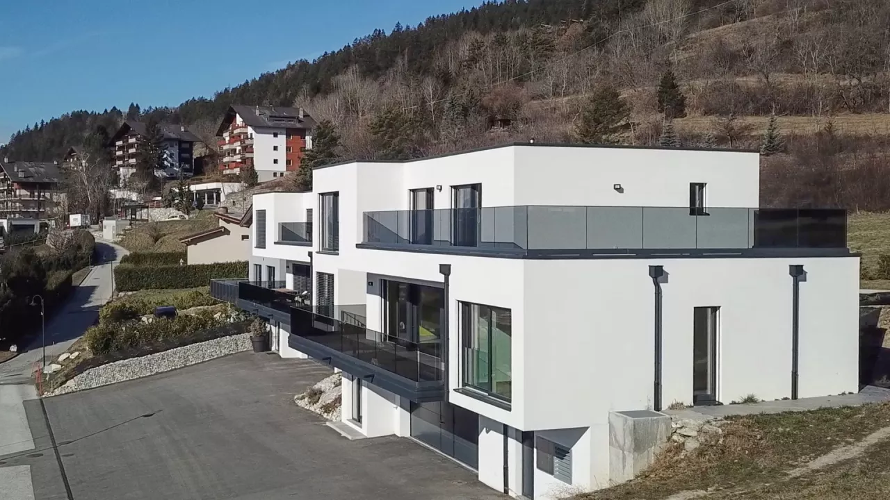 À quelques minutes de Crans-Montana. Chermignon. Villa contemporaine de 5.5 pièces avec vue sur les Alpes