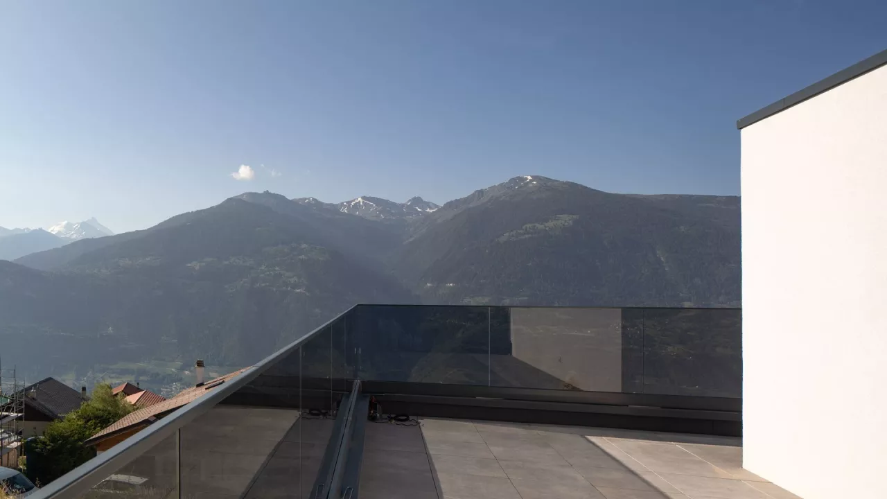 À quelques minutes de Crans-Montana. Chermignon. Villa contemporaine de 5.5 pièces avec vue sur les Alpes