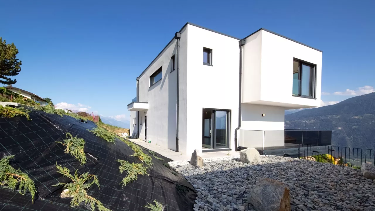 À quelques minutes de Crans-Montana. Chermignon. Villa contemporaine de 5.5 pièces avec vue sur les Alpes
