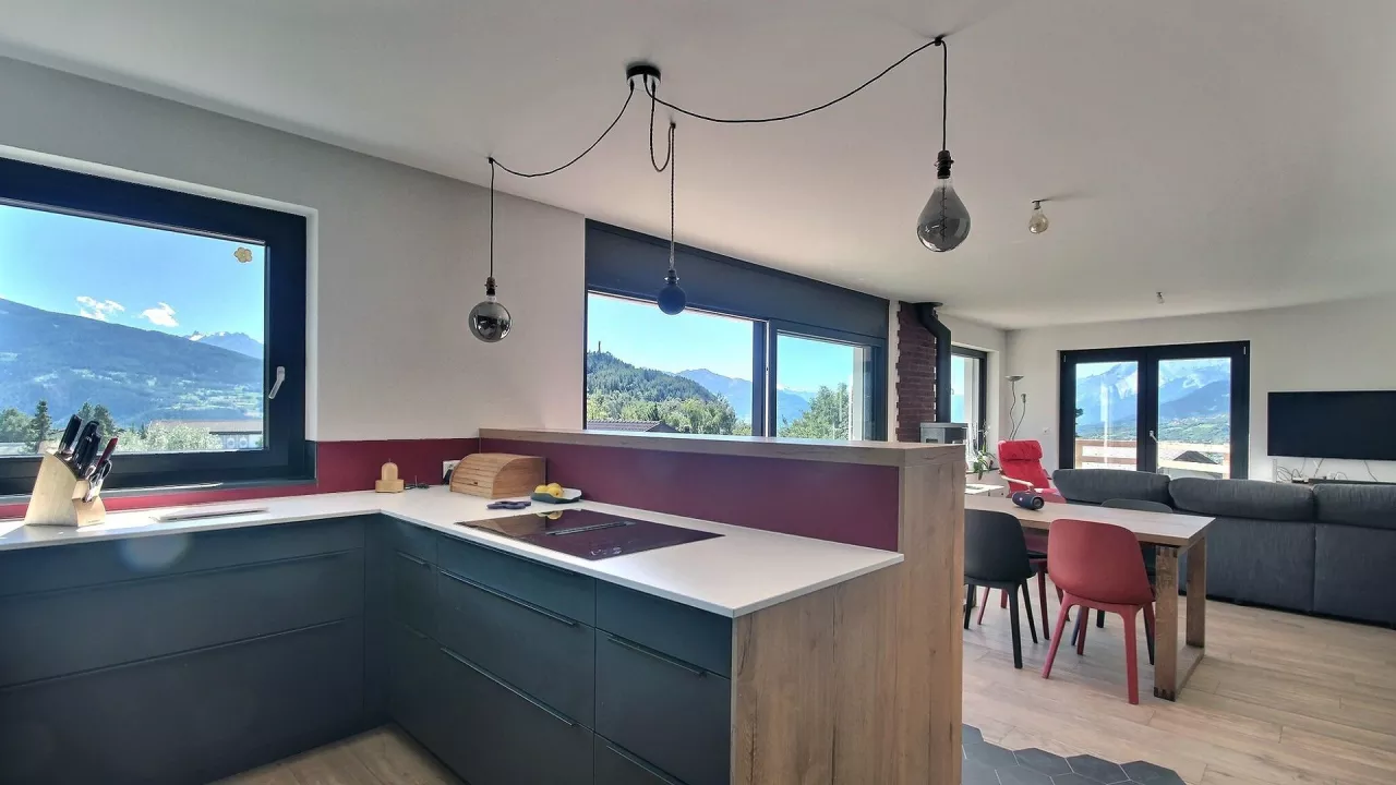 Lens. Villa neuve de 5.5 pièces, vue sur le lac du Louché et les Alpes, à 10 minutes de Crans-Montana, proche écoles et commerces