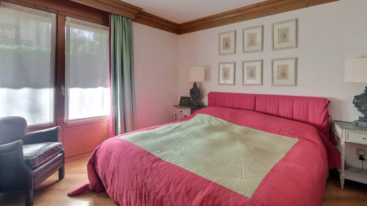 Crans-Montana. Tsarbouye. Luxueux 4.5 pièces avec jardin privatif et vue