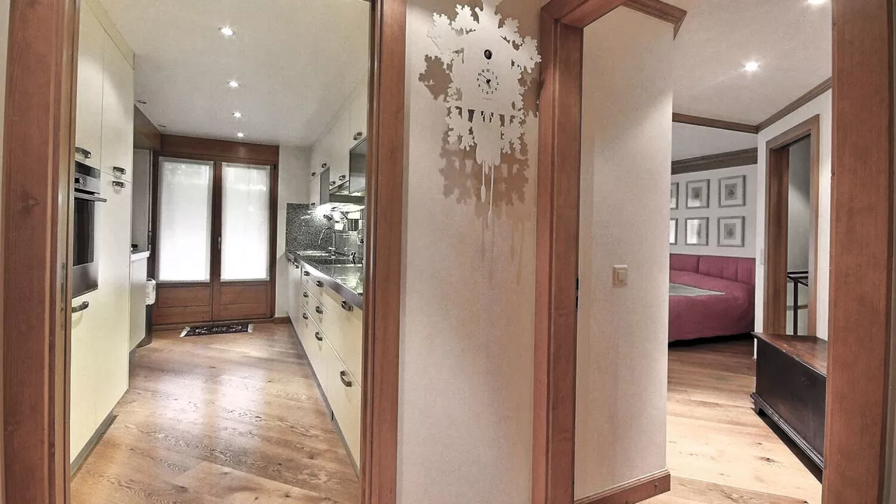 Crans-Montana. Tsarbouye. Luxueux 4.5 pièces avec jardin privatif et vue