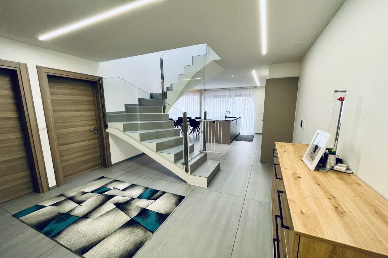 À vendre un magnifique duplex de 5,5 pces de 151m2