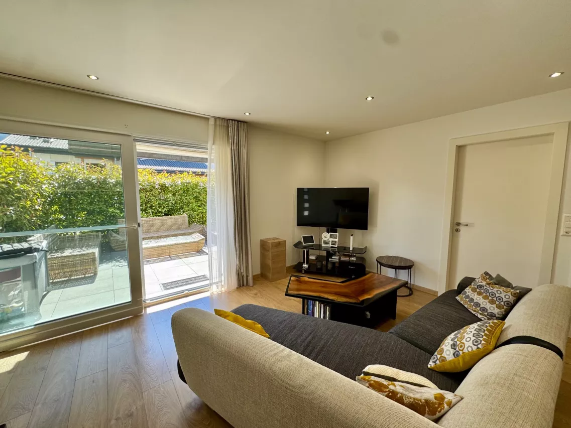 Magnifique appartement 2,5 pièces au rez de chaussée avec terrasse de 54m2