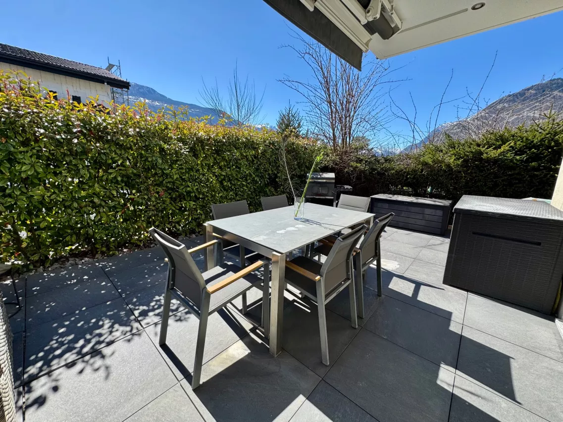 Magnifique appartement 2,5 pièces au rez de chaussée avec terrasse de 54m2