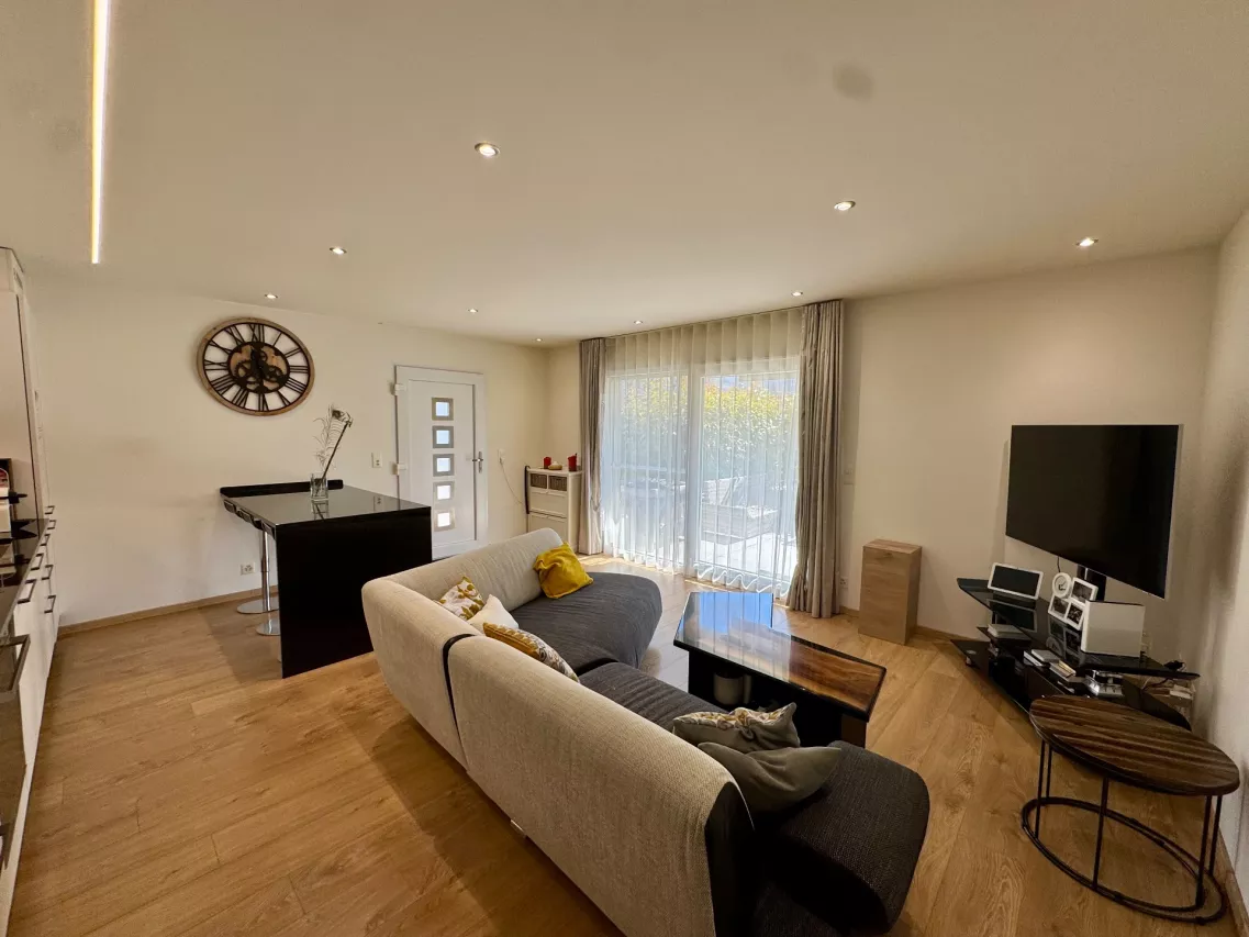 Magnifique appartement 2,5 pièces au rez de chaussée avec terrasse de 54m2