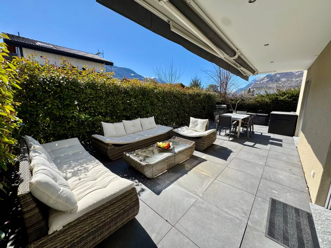 Magnifique appartement 2,5 pièces au rez de chaussée avec terrasse de 54m2