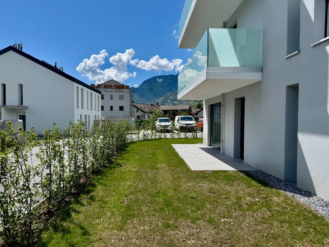 Appartement 2,5 pces neuf avec terrasse et jardin  