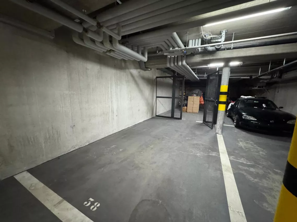 À louer une place de parc dans garage souterrain