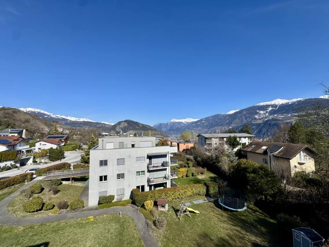 Magnifique attique de 5.5 pièces avec terrasse de 100m2