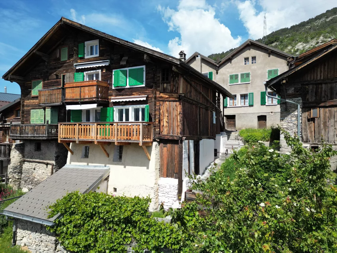 Maison de rendement de 2 appartements avec vue sur la vallée du Rhône
