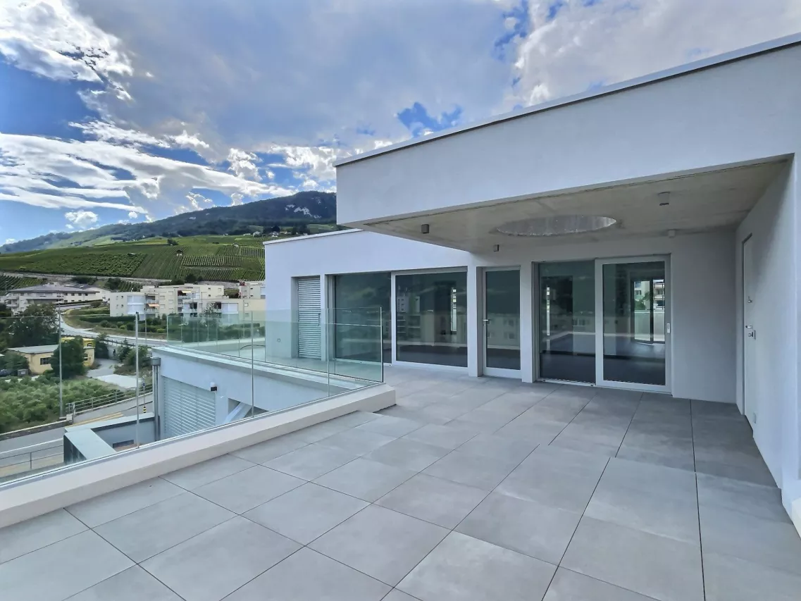 Attique rooftop - appartement traversant de 3.5 pièces 