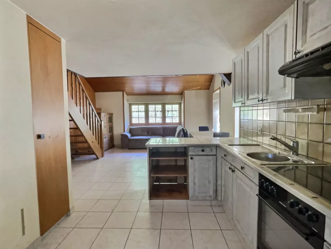 Affaire à saisir! Maison villageoise avec 2 appartements