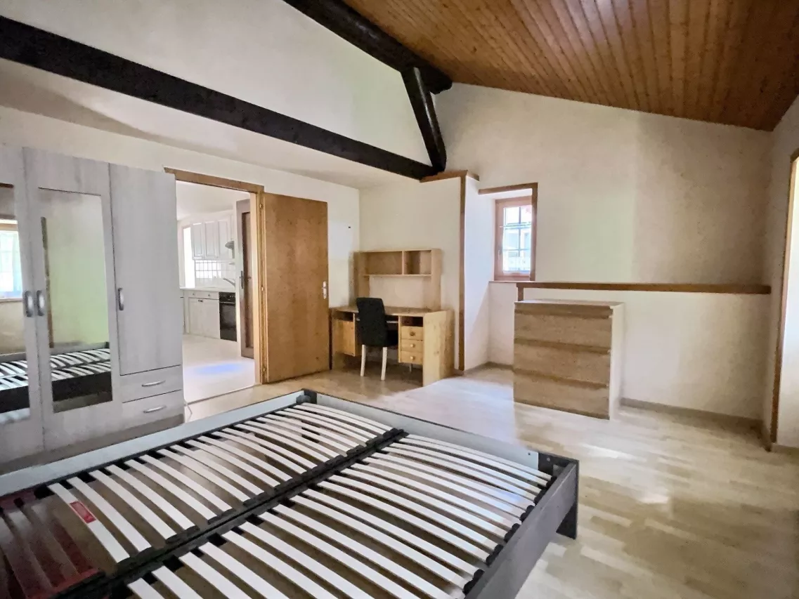 Affaire à saisir! Maison villageoise avec 2 appartements